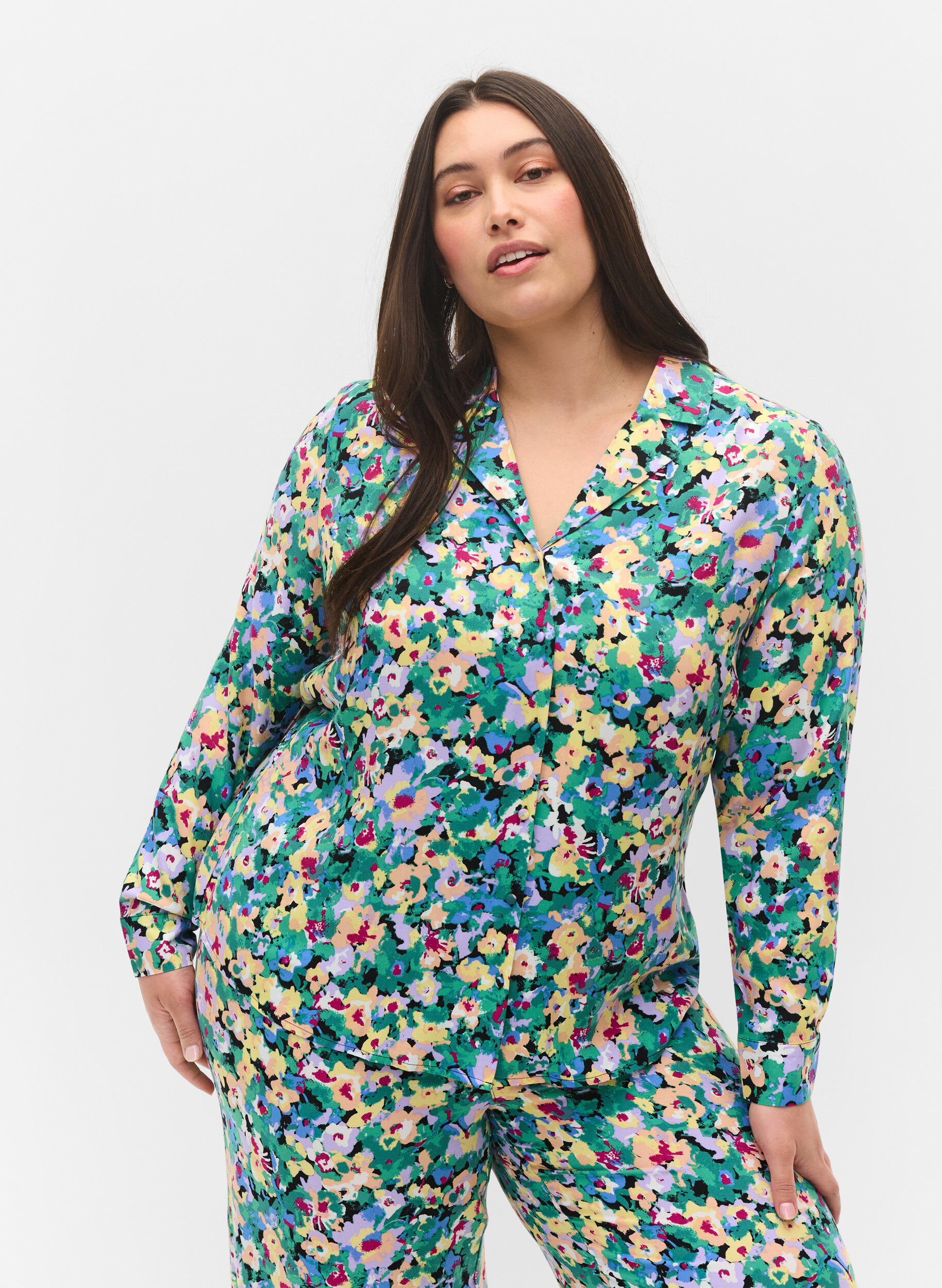 Zizzi Printed viscose shirt with v-neck, Multi AOP, Model image number 0