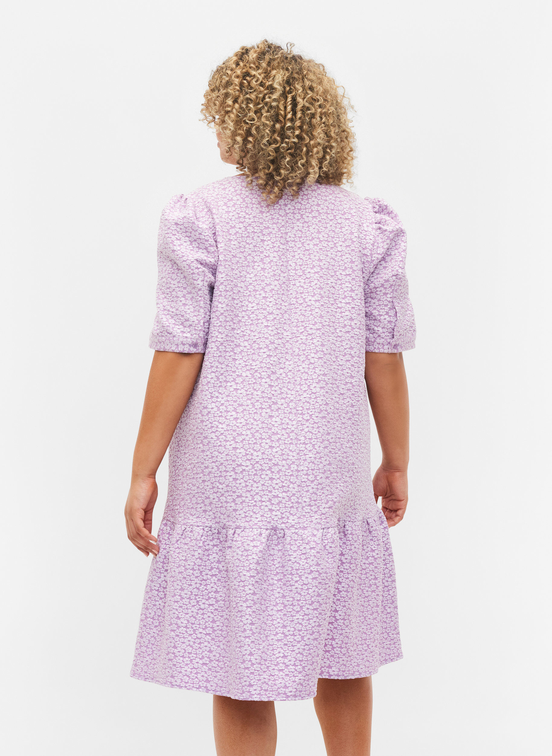 Zizzi Short-sleeved v-neck dress with floral texture, Regal Orchid , Model image number 1