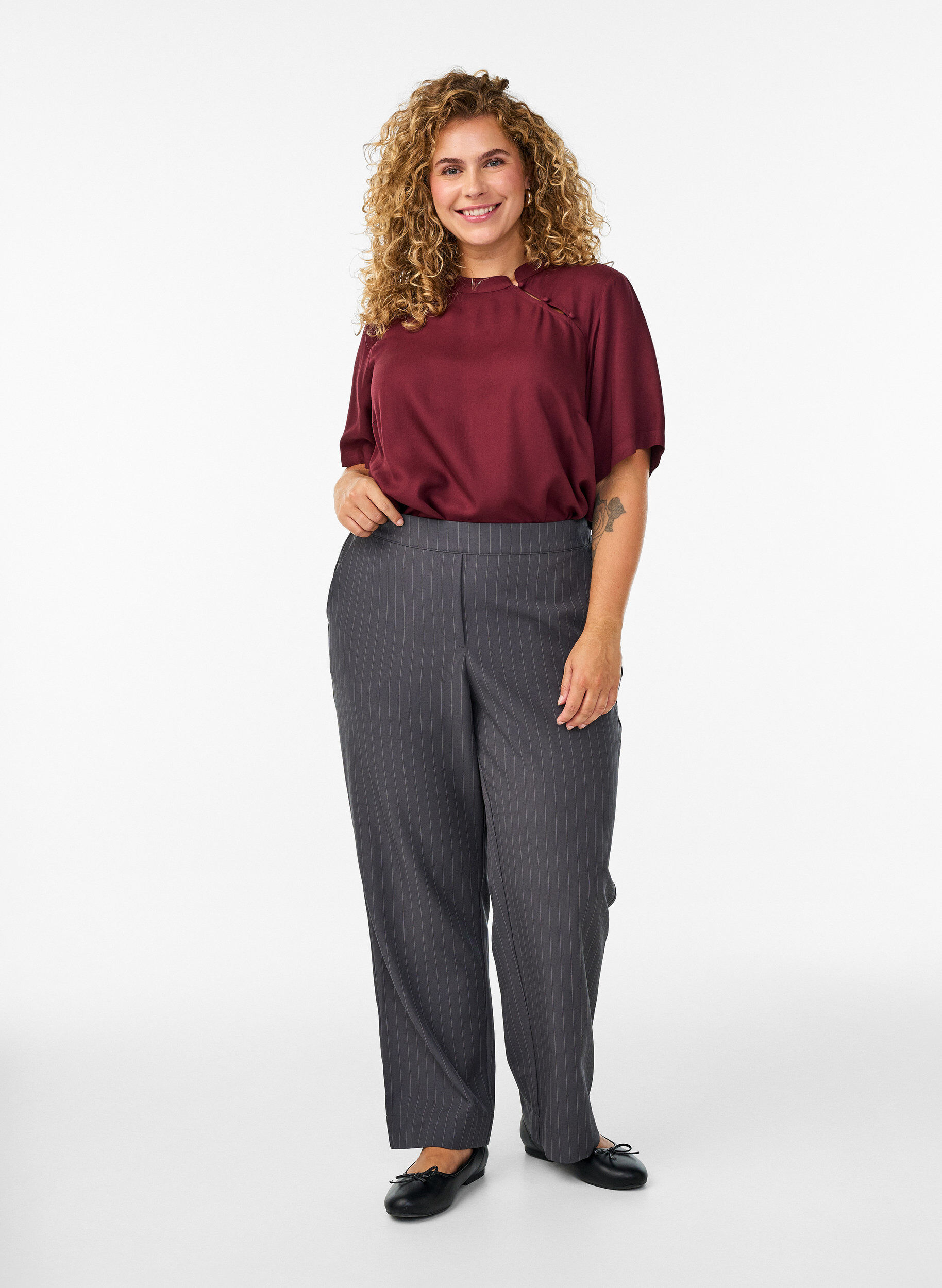 Zizzi Bluzka z kr&oacute;tkim rekawem i ukosnym zapieciem na guziki, Czerwony, Model image number 1