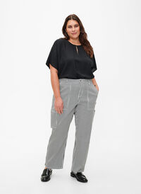  Jeansowe bojówki w paski o prostym kroju, Black White Stripe, Model