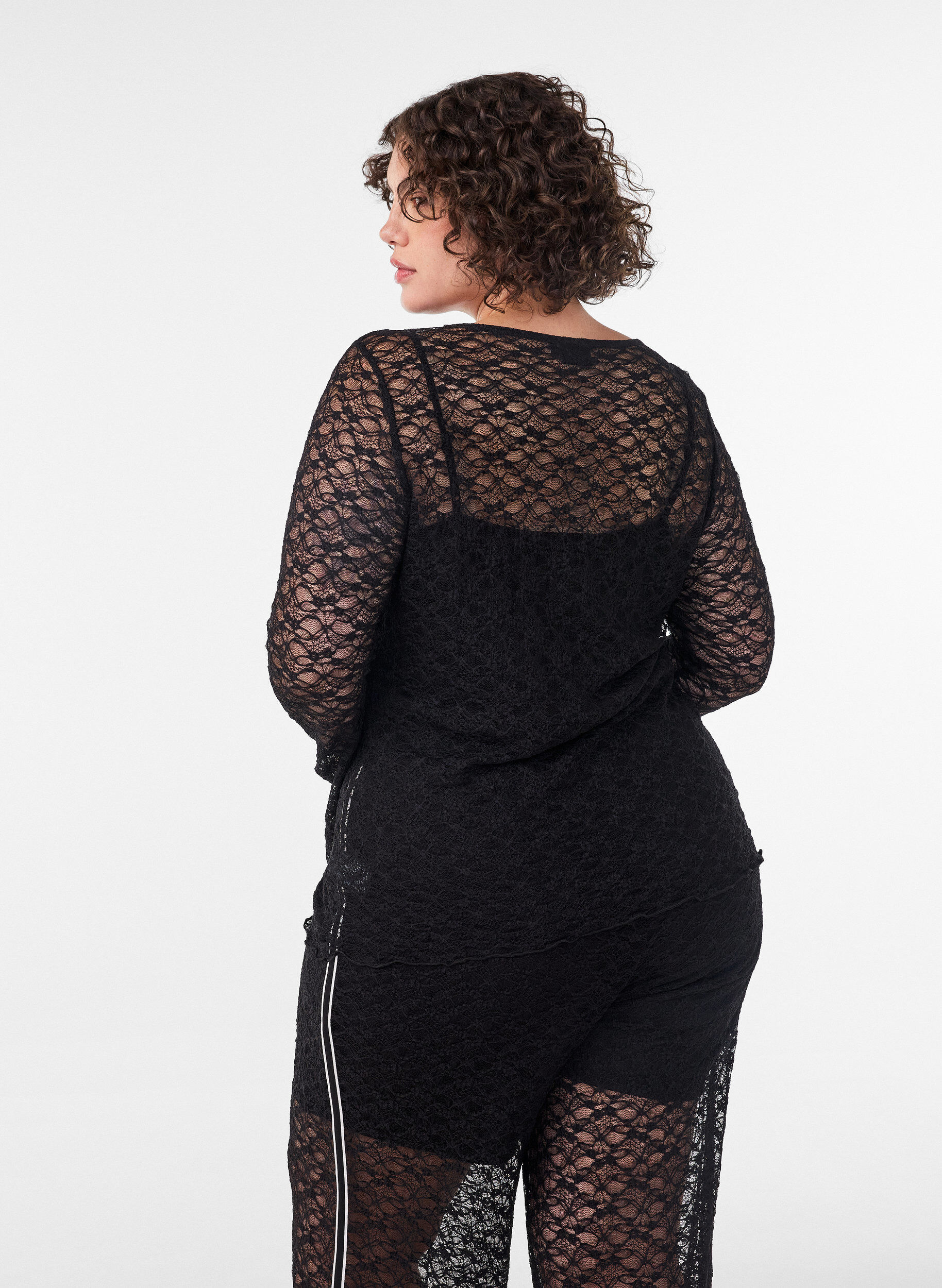 ZizziBluzka z dlugim rekawem z delikatnej koronki, Czarne, Model image number 2