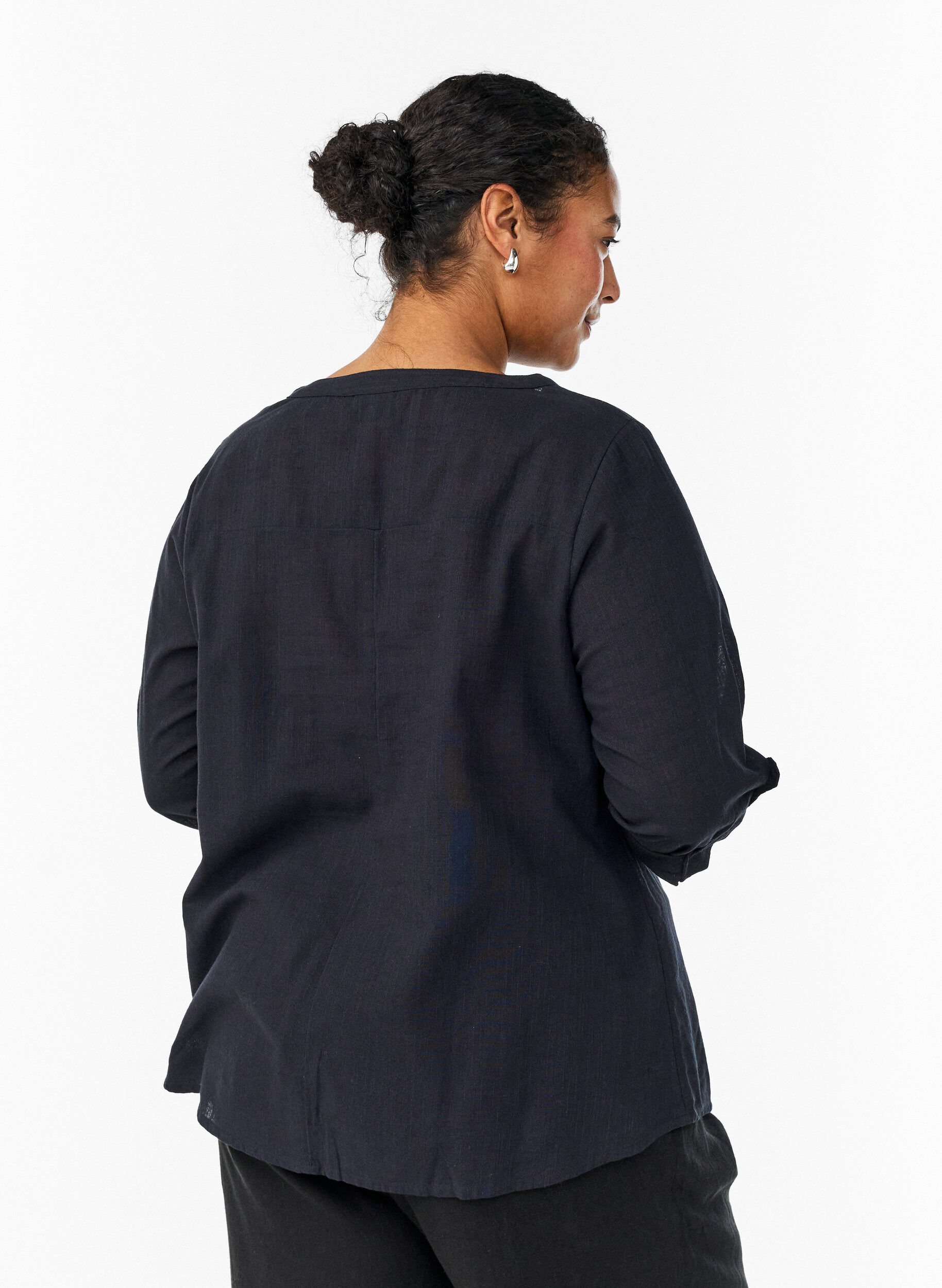 Zizzi Bluzka z bawelny z dekoltem w ksztalcie litery V, Czarne, Model image number 2