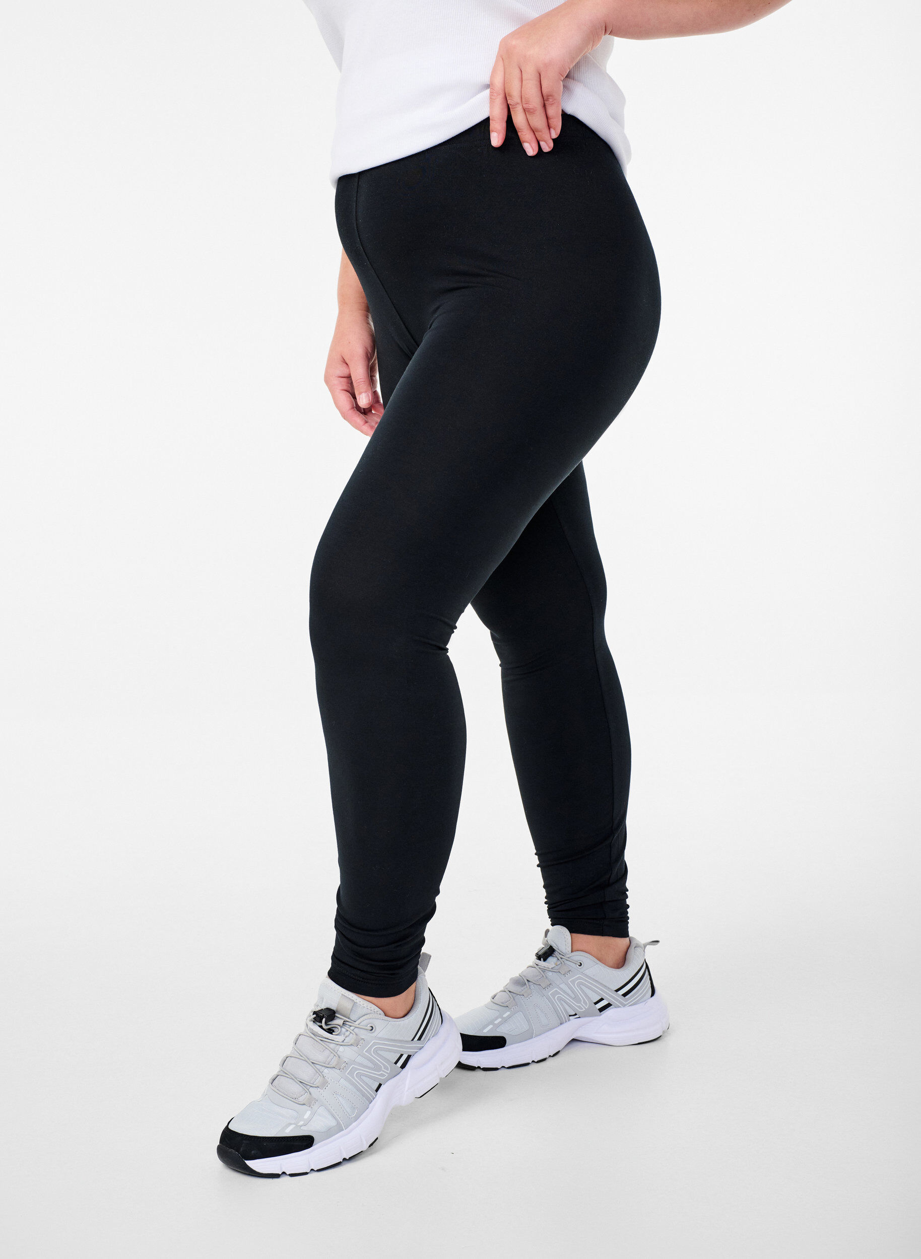 Przedluzone legginsy Basic, Czarne, Model