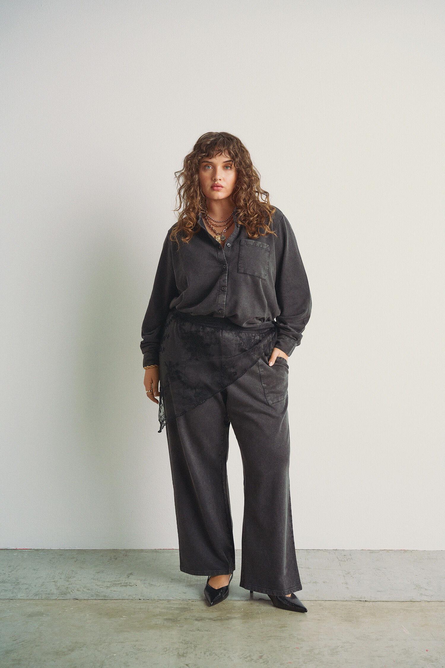 Pasujący szary zestaw z detalami, , Model