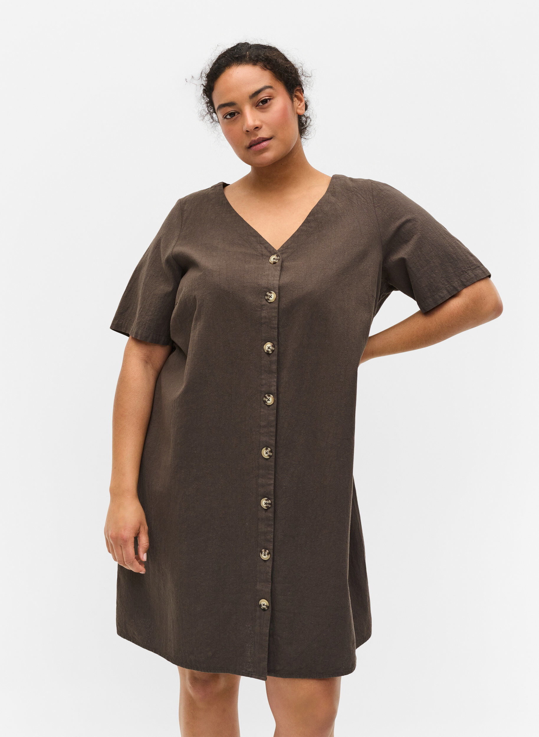 Zizzi Short-sleeved cotton dress with buttons, Khaki Green, Model image number 0