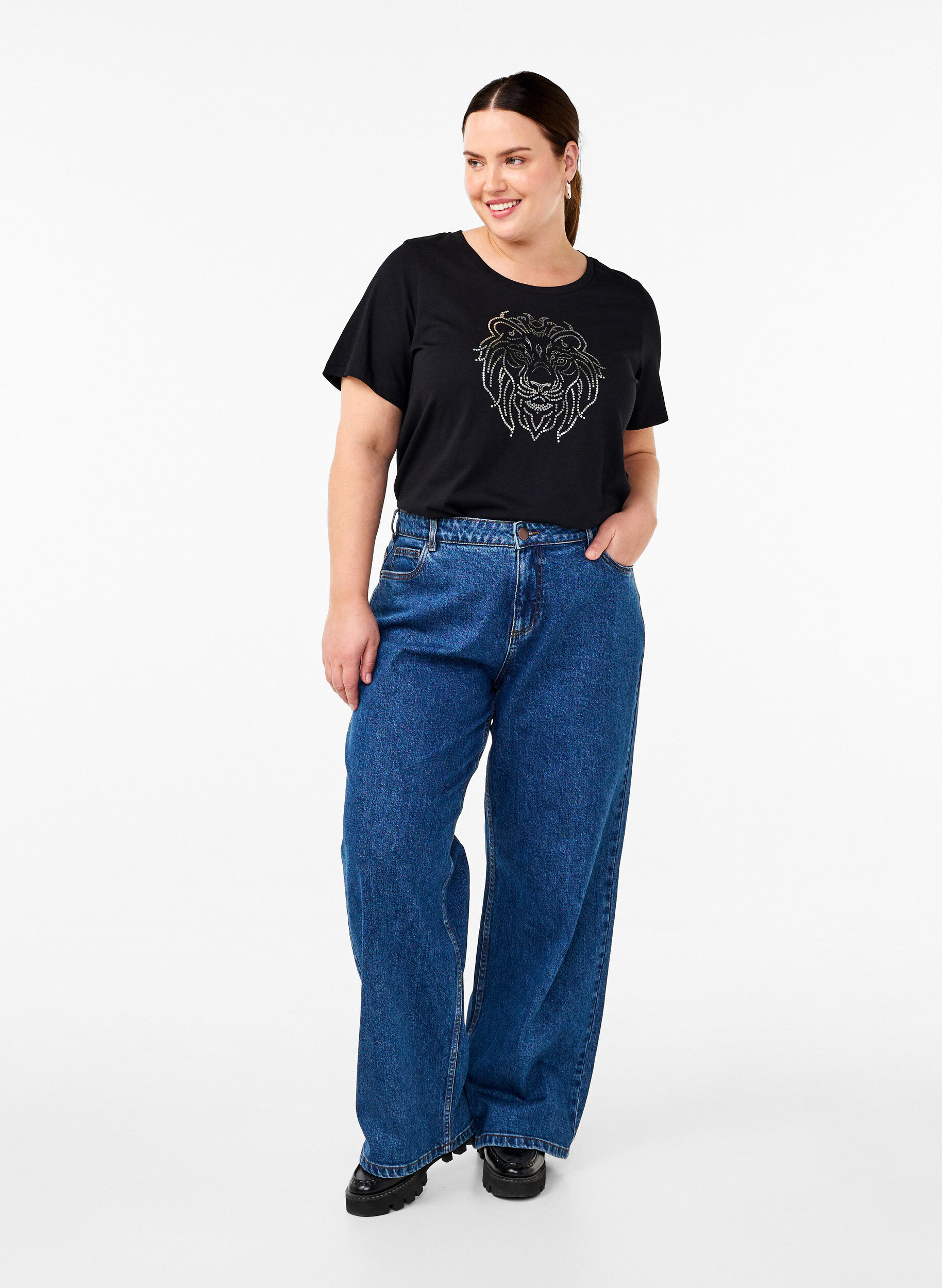 Zizzi Bawelniana koszulka z nadrukiem, Black w. Silverlion, Model image number 2