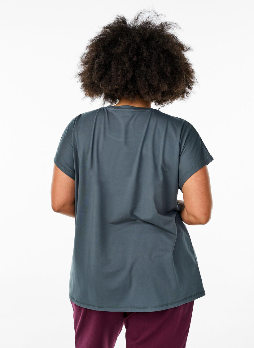 Koszulka treningowa w jednolitym kolorze, Zielony, Model image number 2