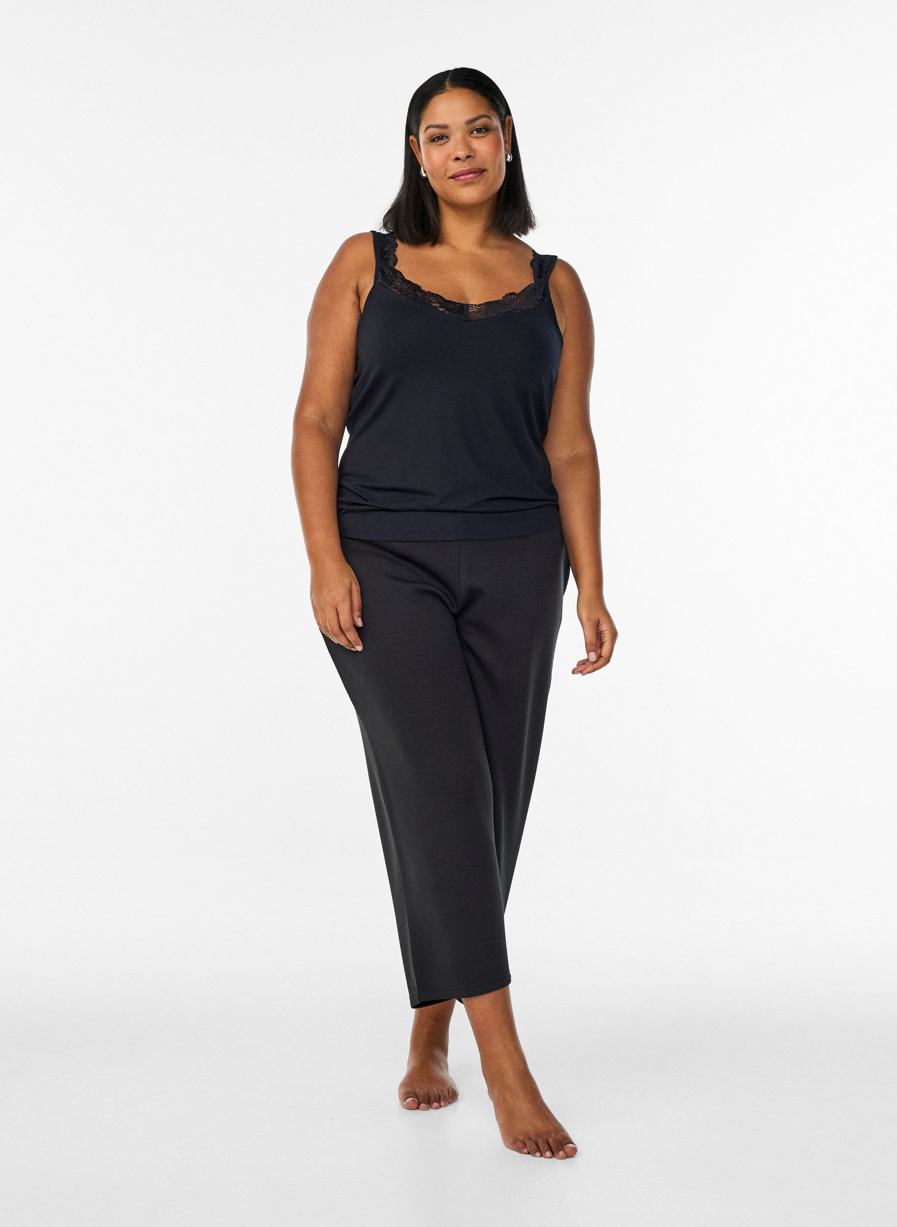 ZizziWiskozowy top z koronkowym brzegiem, Czarne, Model image number 1