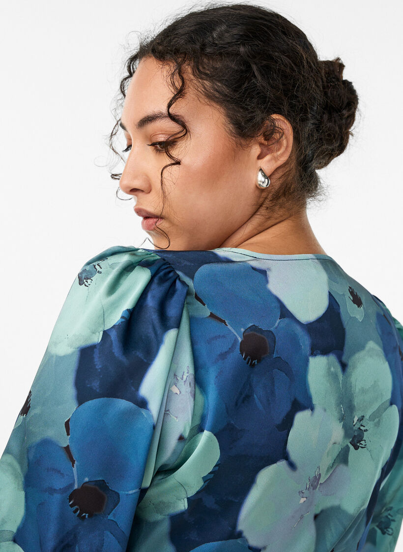 Kopertowa sukienka w kwiaty z rekawem 3/4, Wielokolorowy, Model image number 3