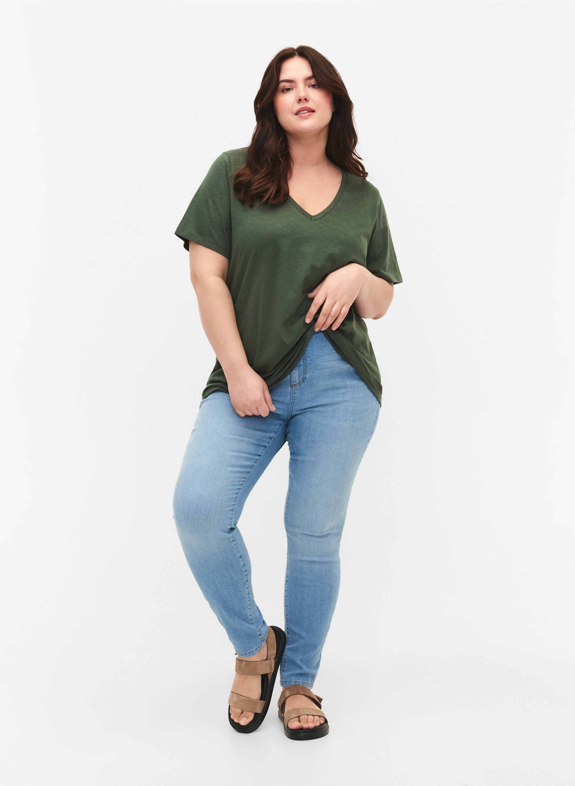 Zizzi Koszulka basic z kr&oacute;tkim rekawem i dekoltem w szpic, Zielony, Model image number 1