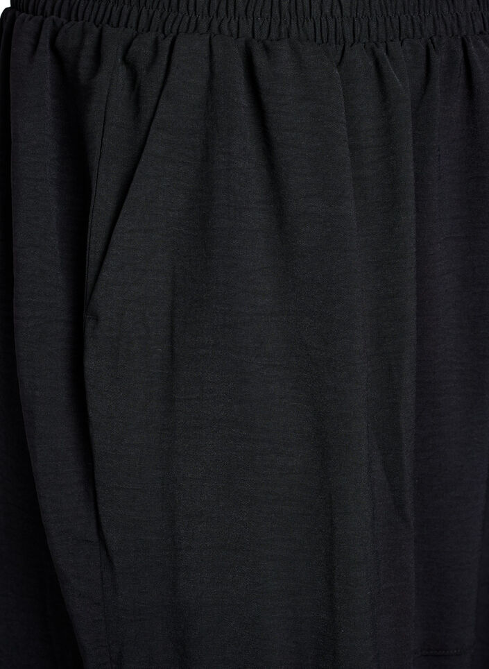 Spodnie haremki z kieszeniami cargo i elastyczna talia, Czarne, Packshot image number 2