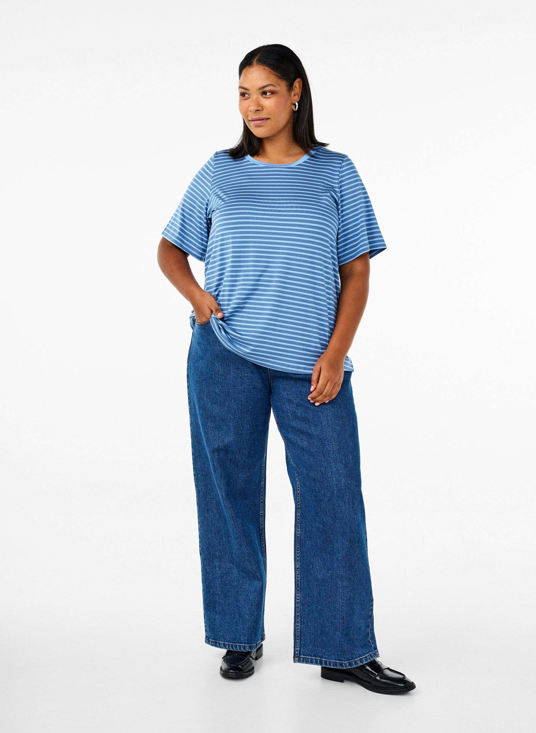 Zizzi Koszulka z TENCEL&trade; Lyocell i paskami, Niebieskie, Model image number 1