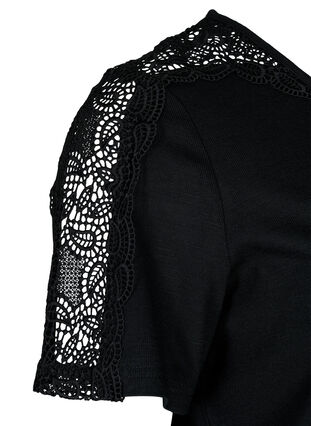 Bluzka z krótkim rekawem z koronka i dekoltem w szpic, Black, Packshot image number 3