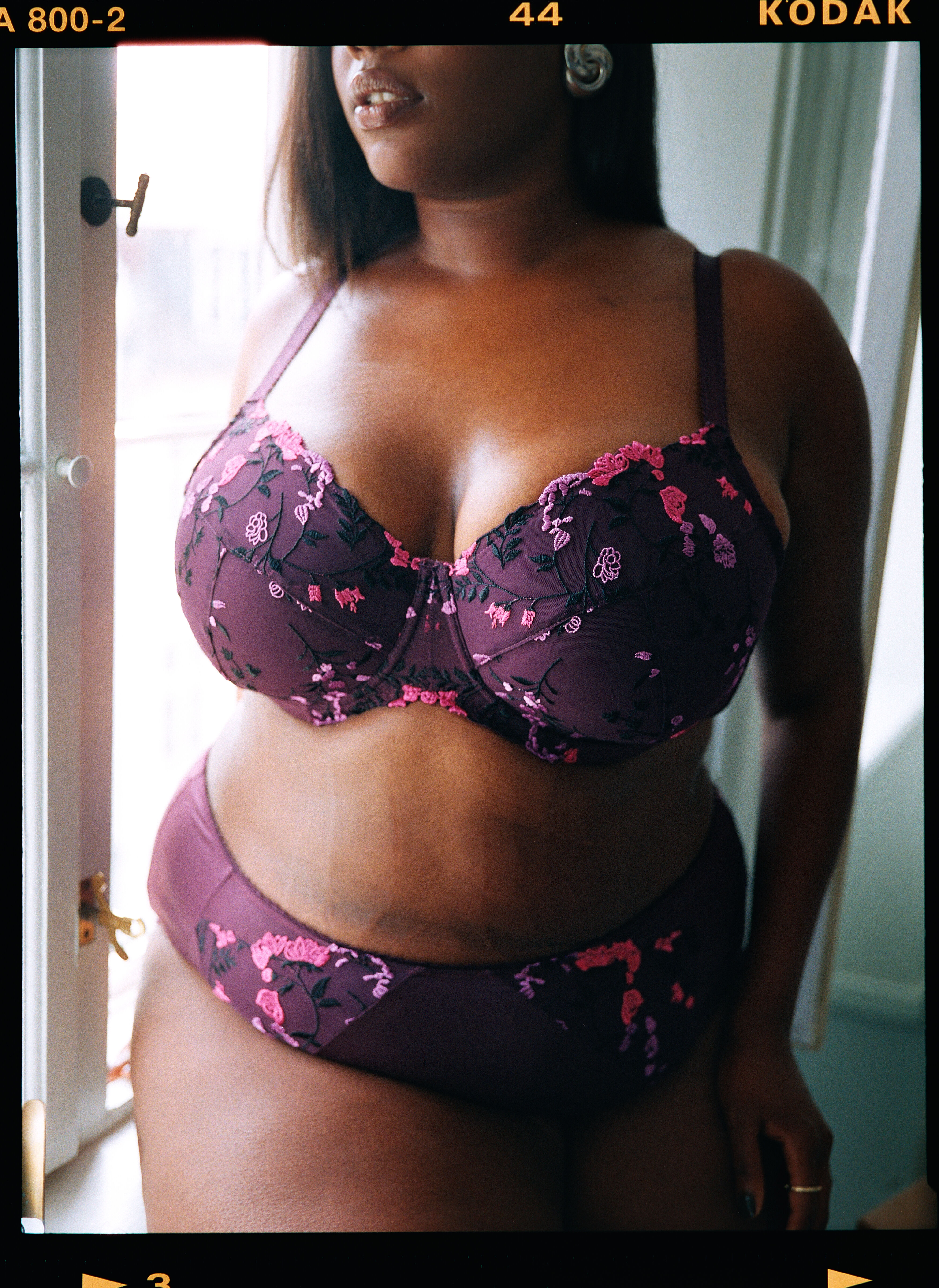 Zizzi Kwiatowe detale  , , Model