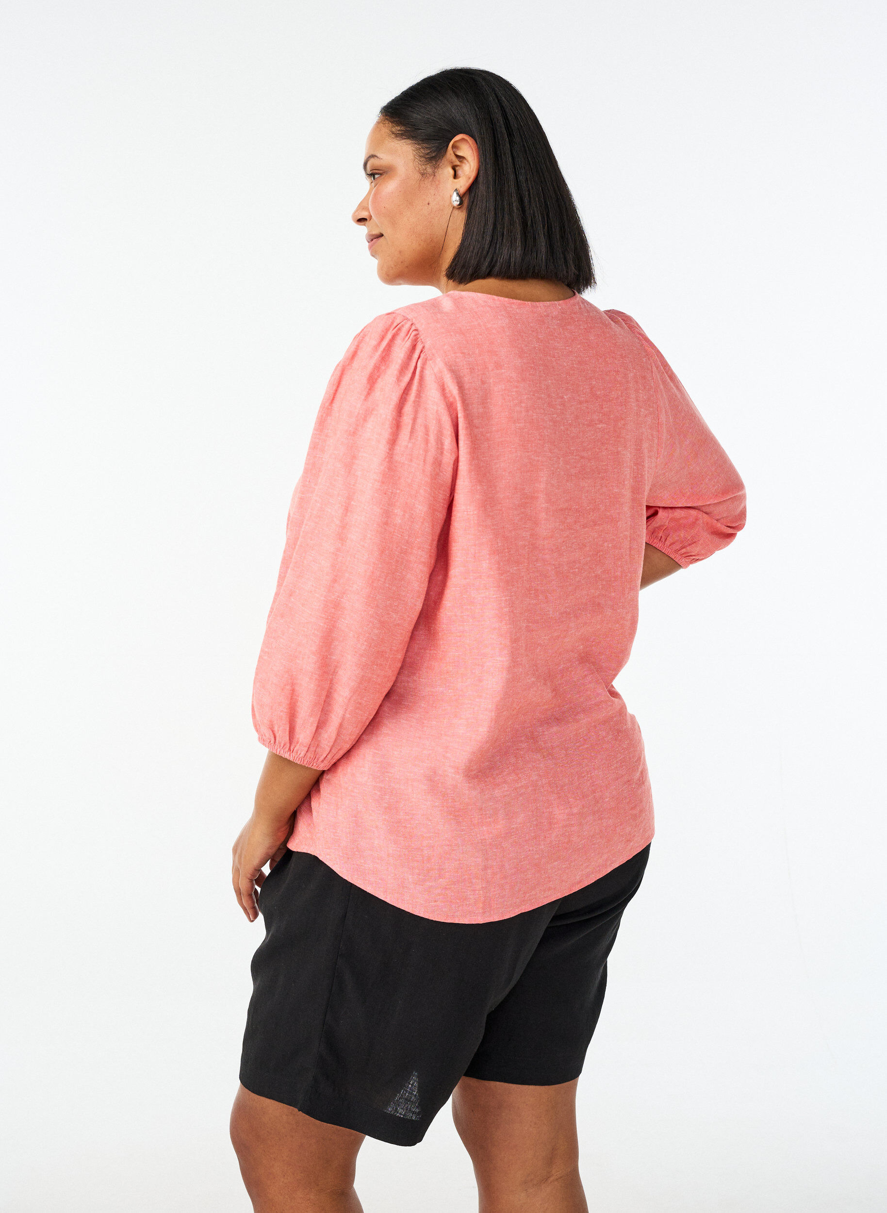 Zizzi Szorty z lnu i wiskozy z wysokim stanem, Czarne, Model image number 2