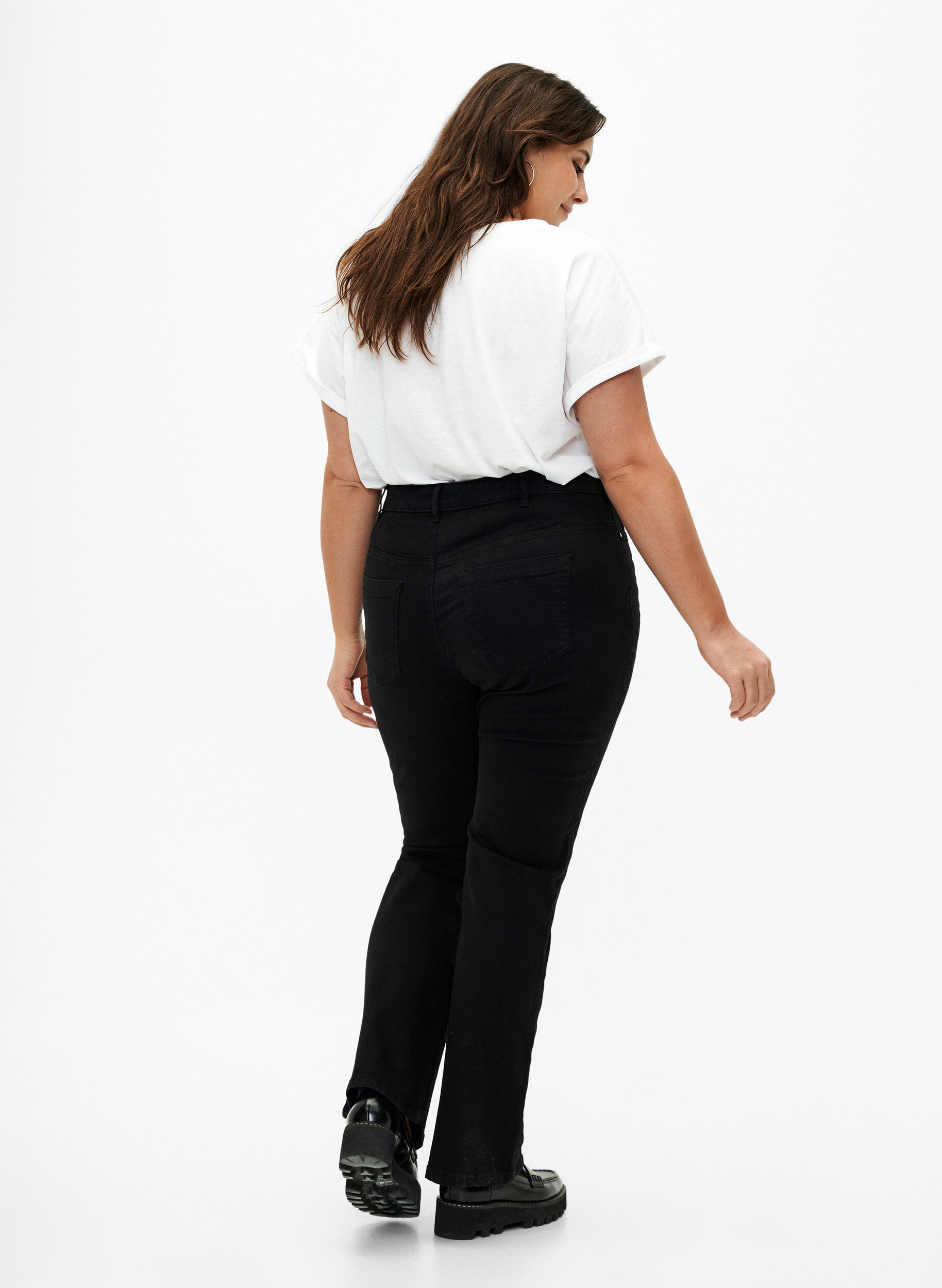 Zizzi  Jeansy typu bootcut Ellen z wysokim stanem, Czarne, Model image number 1