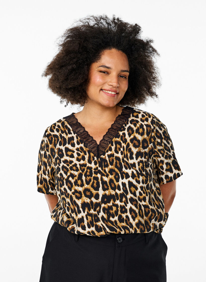 Bluzka z wiskozy z krótkim rekawem i koronkowym wykonczeniem, Brązowy, Model image number 0