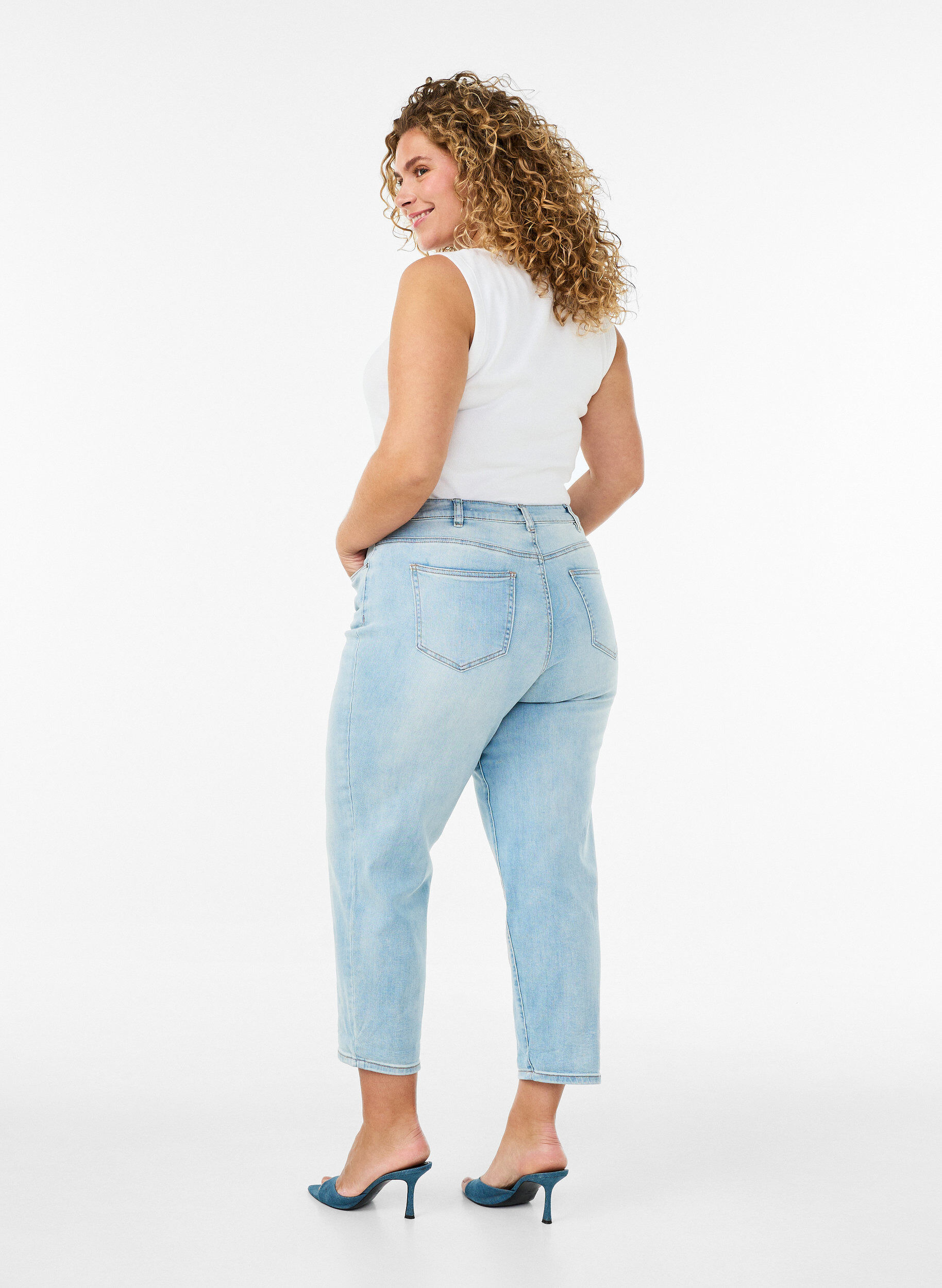 ZizziJeansy 7/8 z podwinietymi brzegami i wysoka talia, Niebieskie, Model image number 1