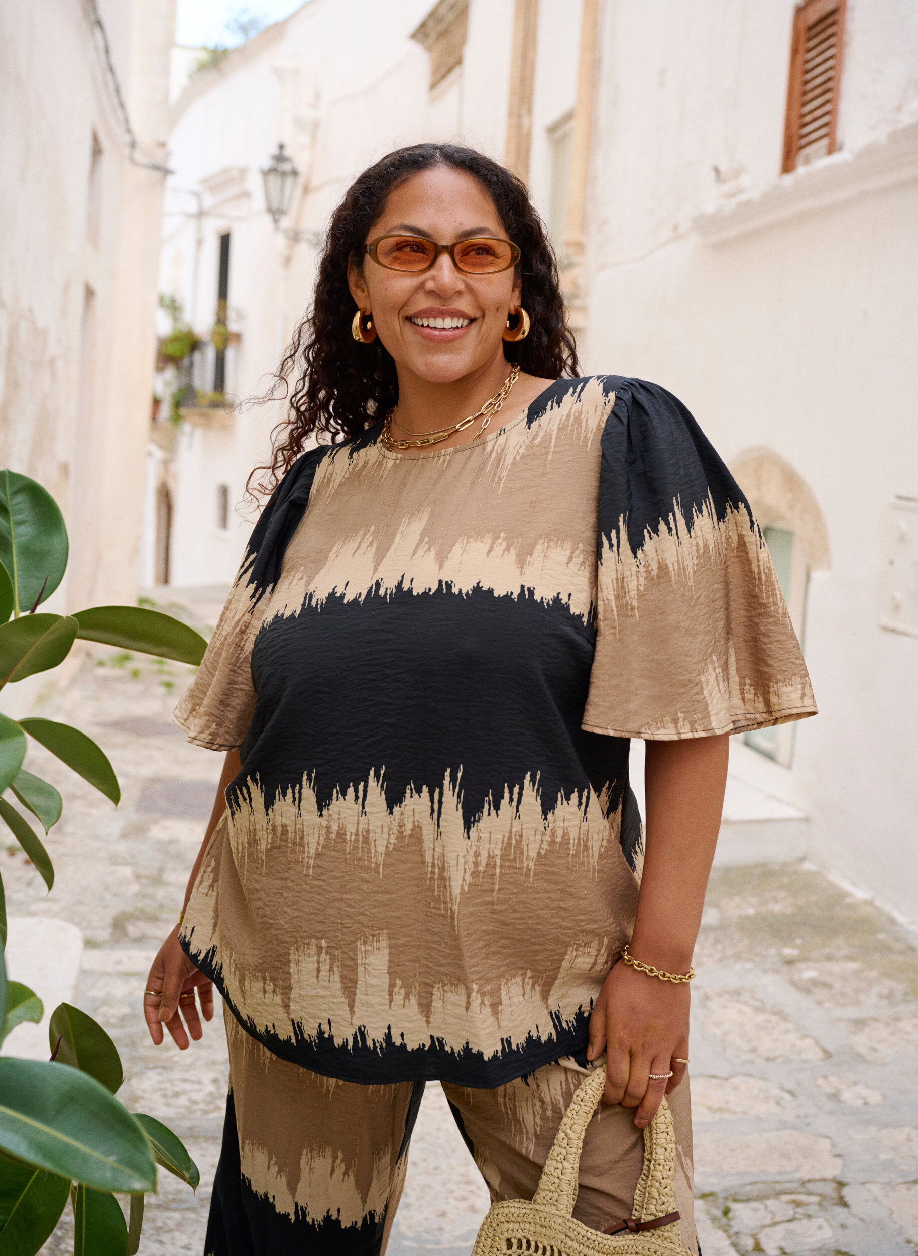 Zizzi Bluzka z szerokimi rekawami i nadrukiem graficznym, Czarne, Image image number 0