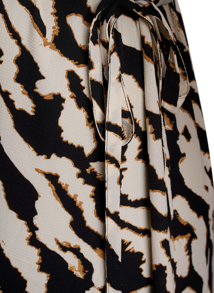 Jednokolorowa sukienka z krótkim rekawem, Czarne, Packshot image number 3