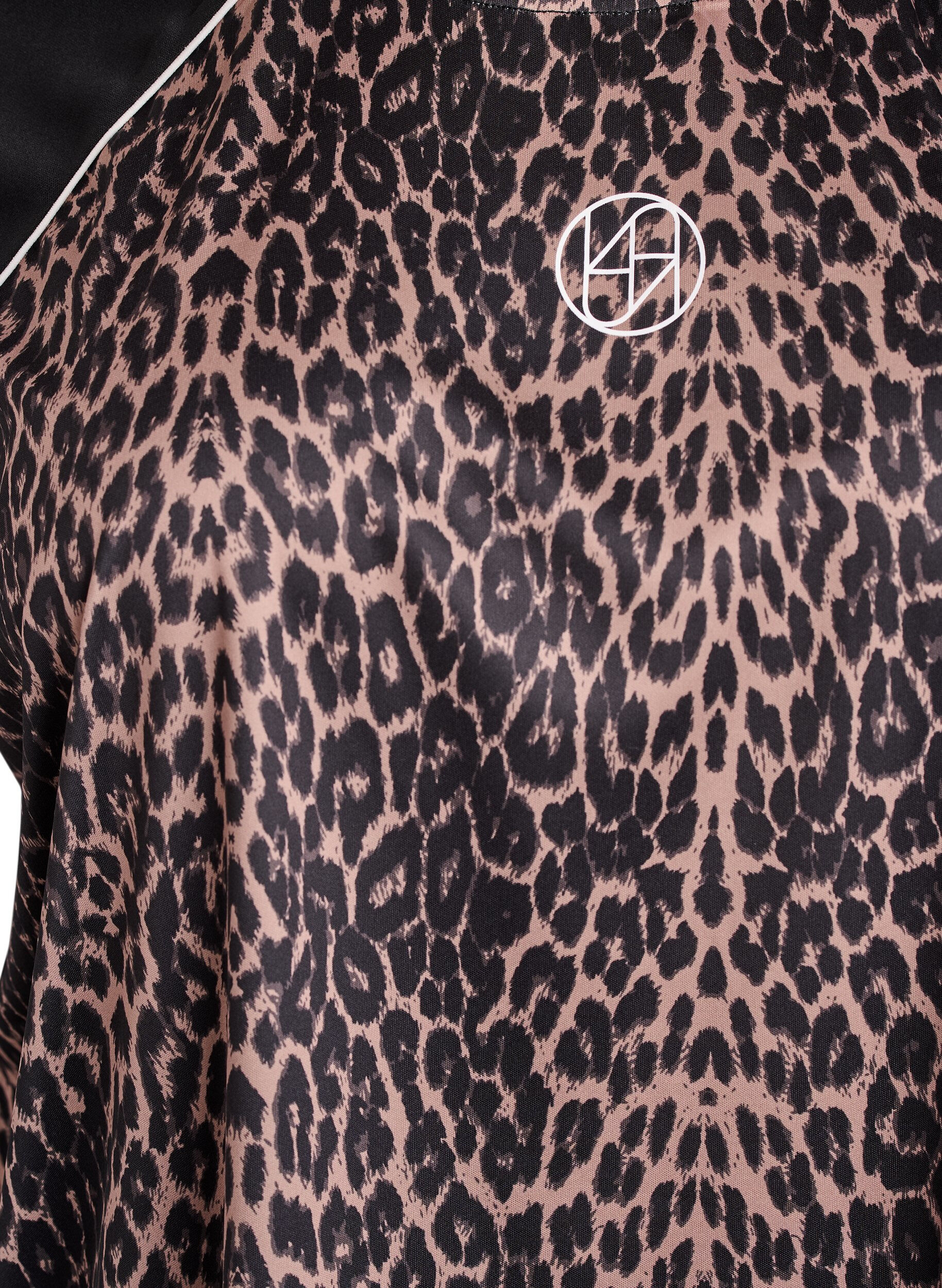 ZizziKoszulka treningowa z nadrukiem w ksztalcie leopard&oacute;w i rekawami raglan, Brązowy, Packshot image number 2