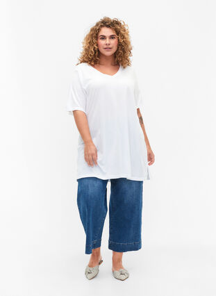 Jednokolorowa koszulka typu oversize z dekoltem w szpic, Bright White, Model image number 2