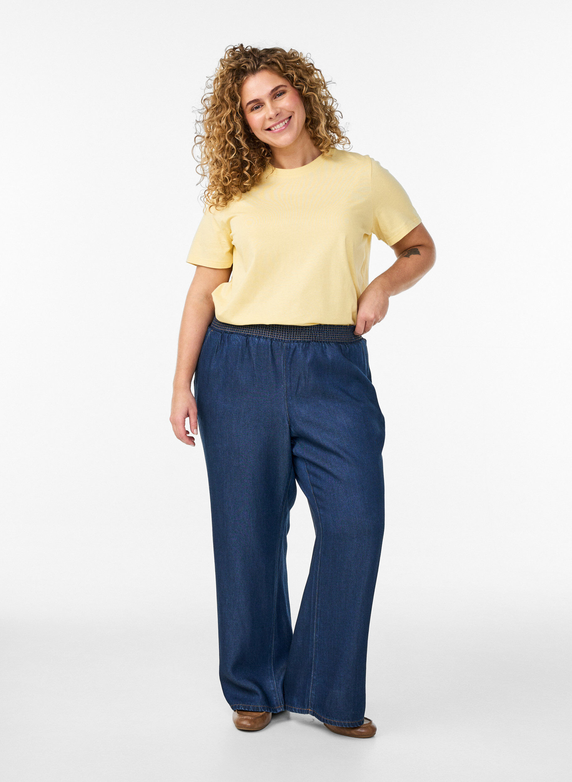 Zizzi Podstawowa koszulka bawelniana z okraglym dekoltem, Ż&oacute;łty, Model image number 1