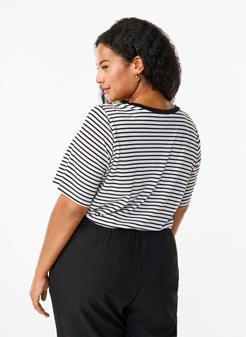 T-shirt w paski z lyocellu z okraglym dekoltem, Czarne, Model image number 2