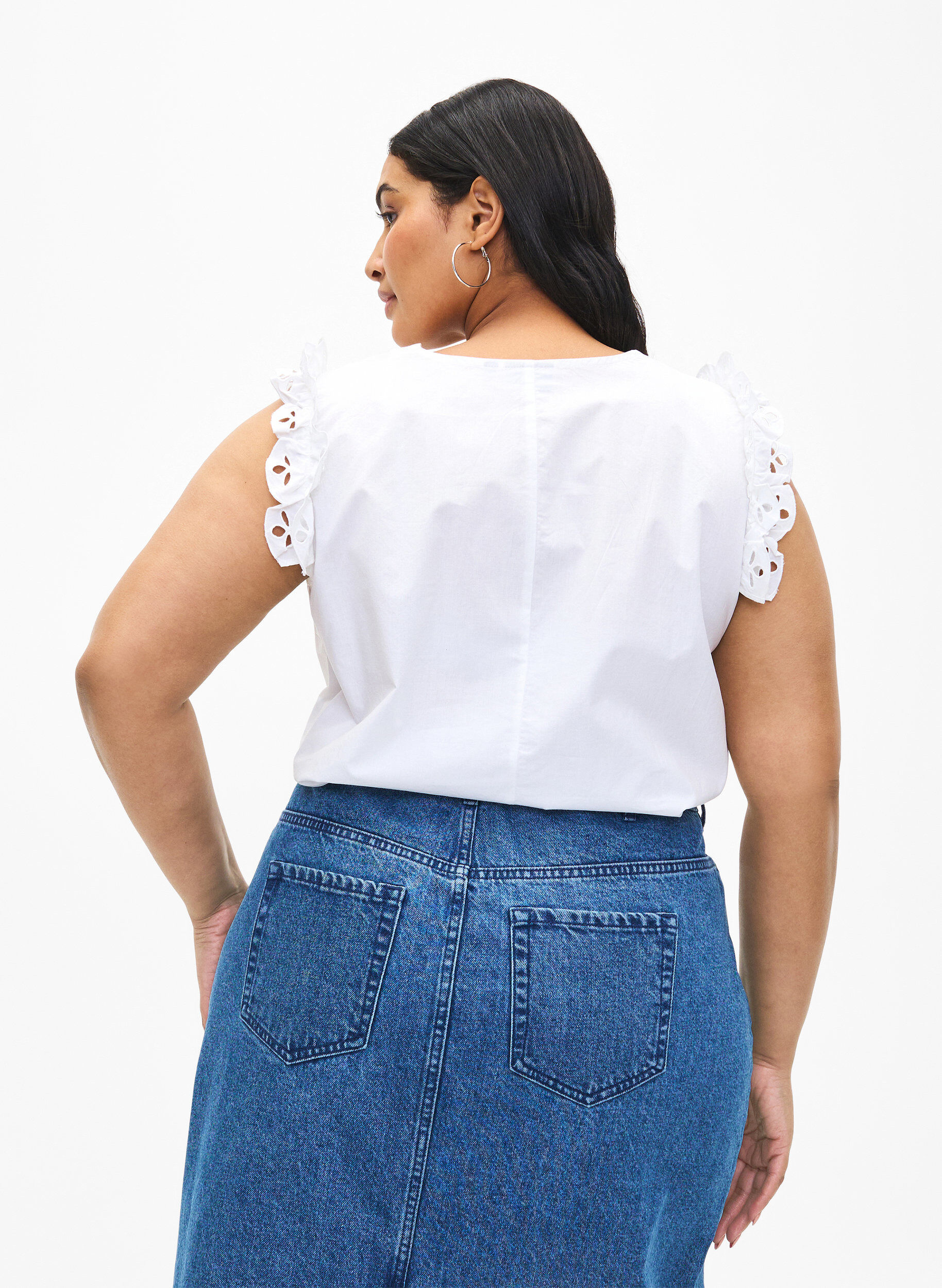 Zizzi Bawelniany top bez rekaw&oacute;w z falbankami, Biały, Model image number 2