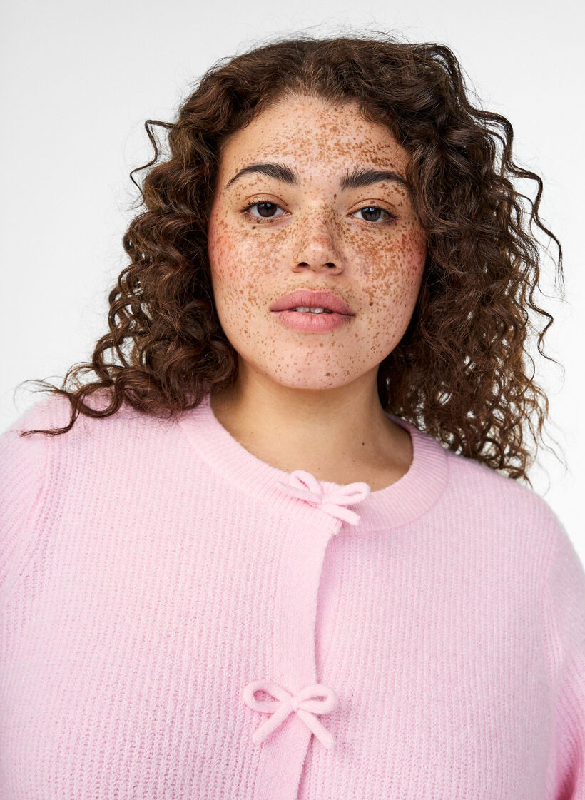 Krótki dzianinowy kardigan z kokardkami, Różowy, Model