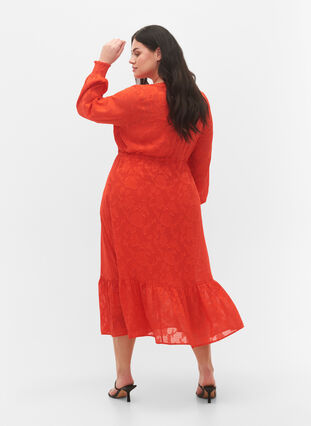 Zakardowa sukienka midi z dlugimi rekawami, Orange.com, Model image number 1