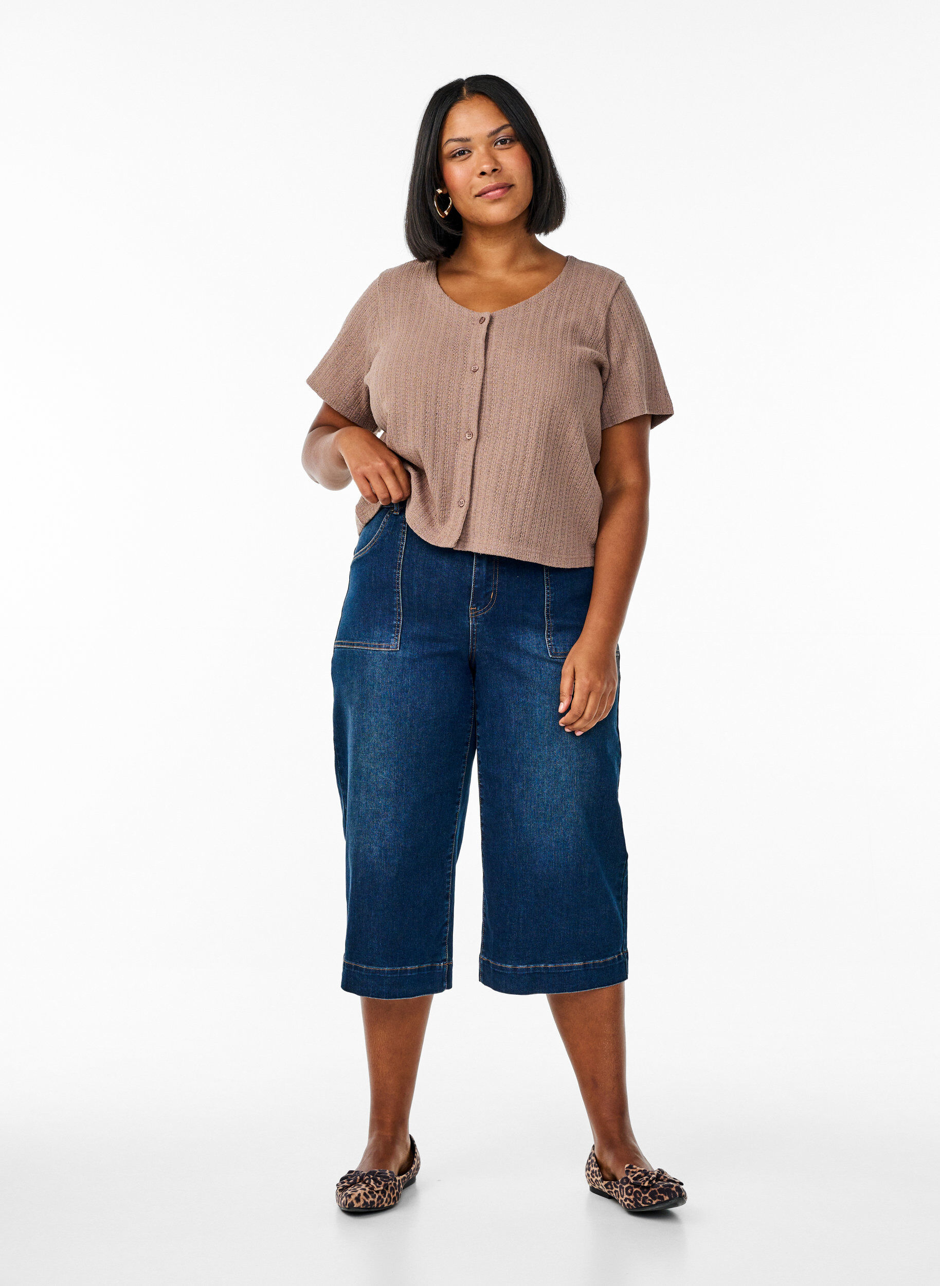 Zizzi Dzersejowy kardigan z kr&oacute;tkim rekawem, Brązowy, Model image number 1