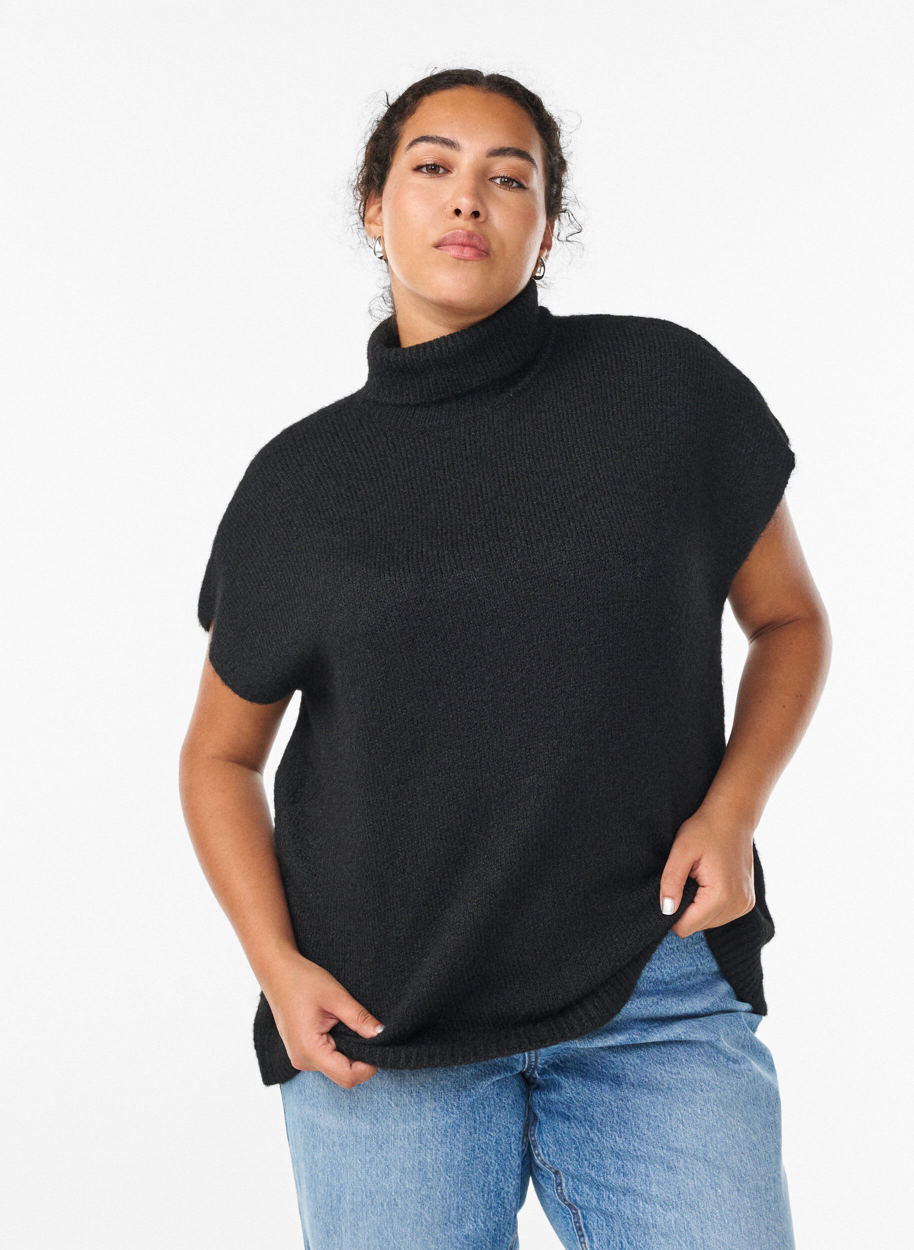 Zizzi Dzianinowy bezrekawnik z golfem, Czarne, Model image number 0