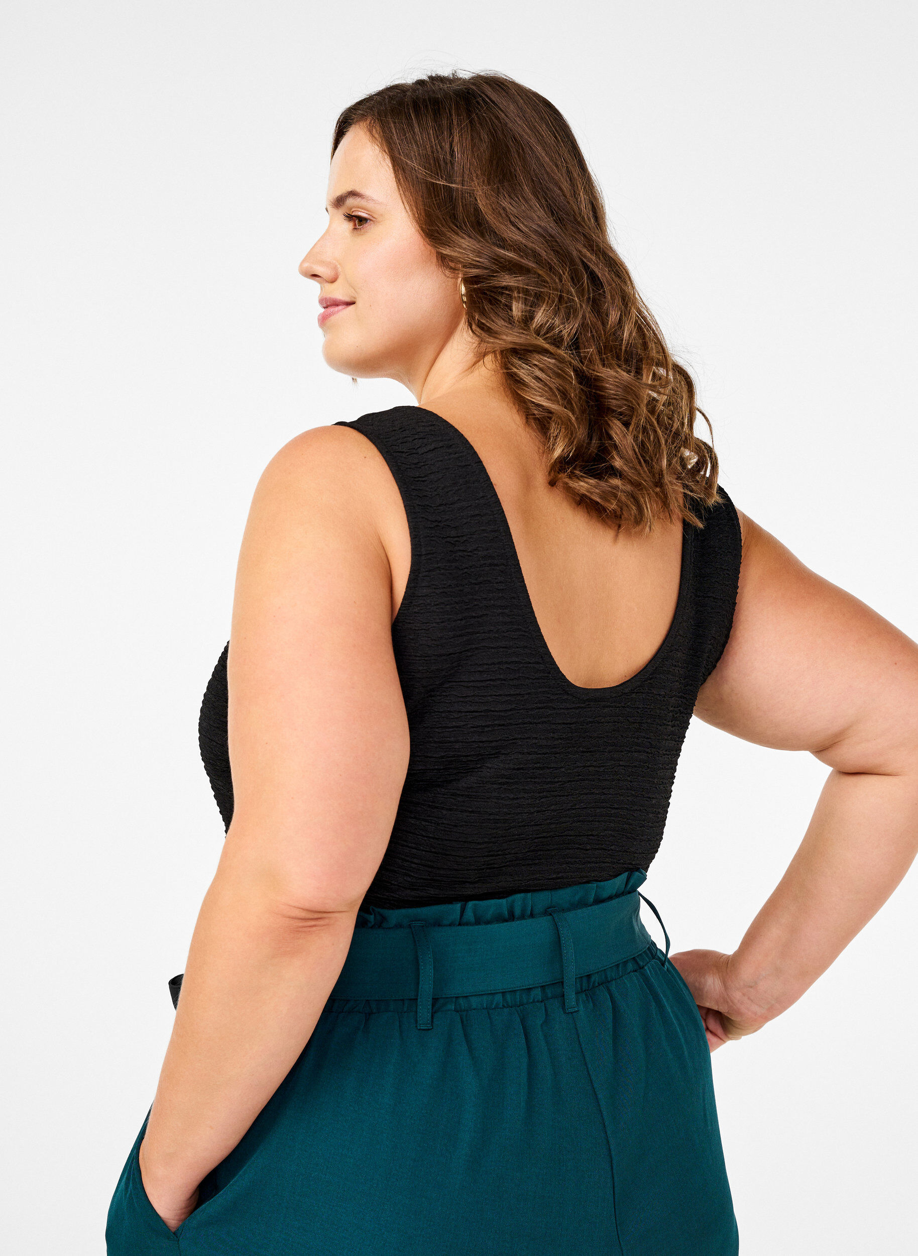 Zizzi Body bez rekaw&oacute;w z faktura, Black, Model image number 1