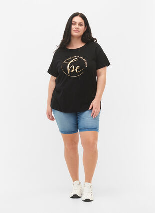 Koszulka z bawelny organicznej z nadrukiem, Black W. Be G. Foil, Model image number 2