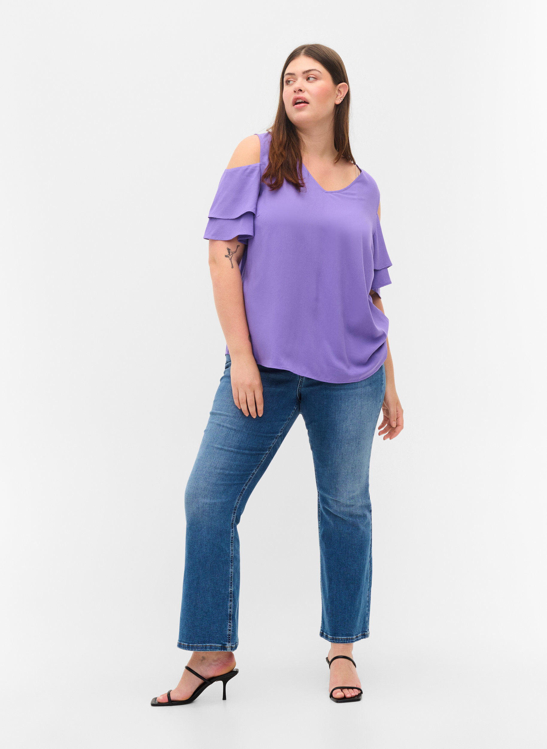 Zizzi Short sleeved blouse in viscose, Passion Flower, Model image number 2