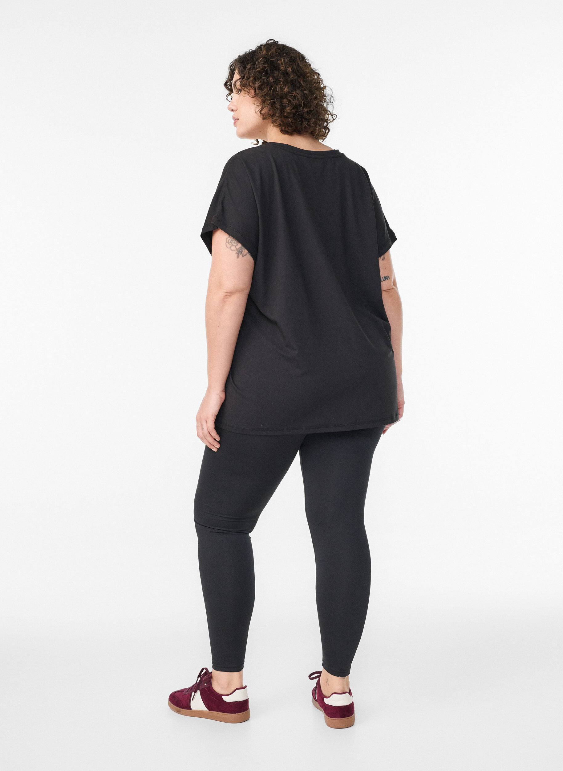 ZizziPrzyciete proste legginsy sportowe, Czarne, Model image number 2