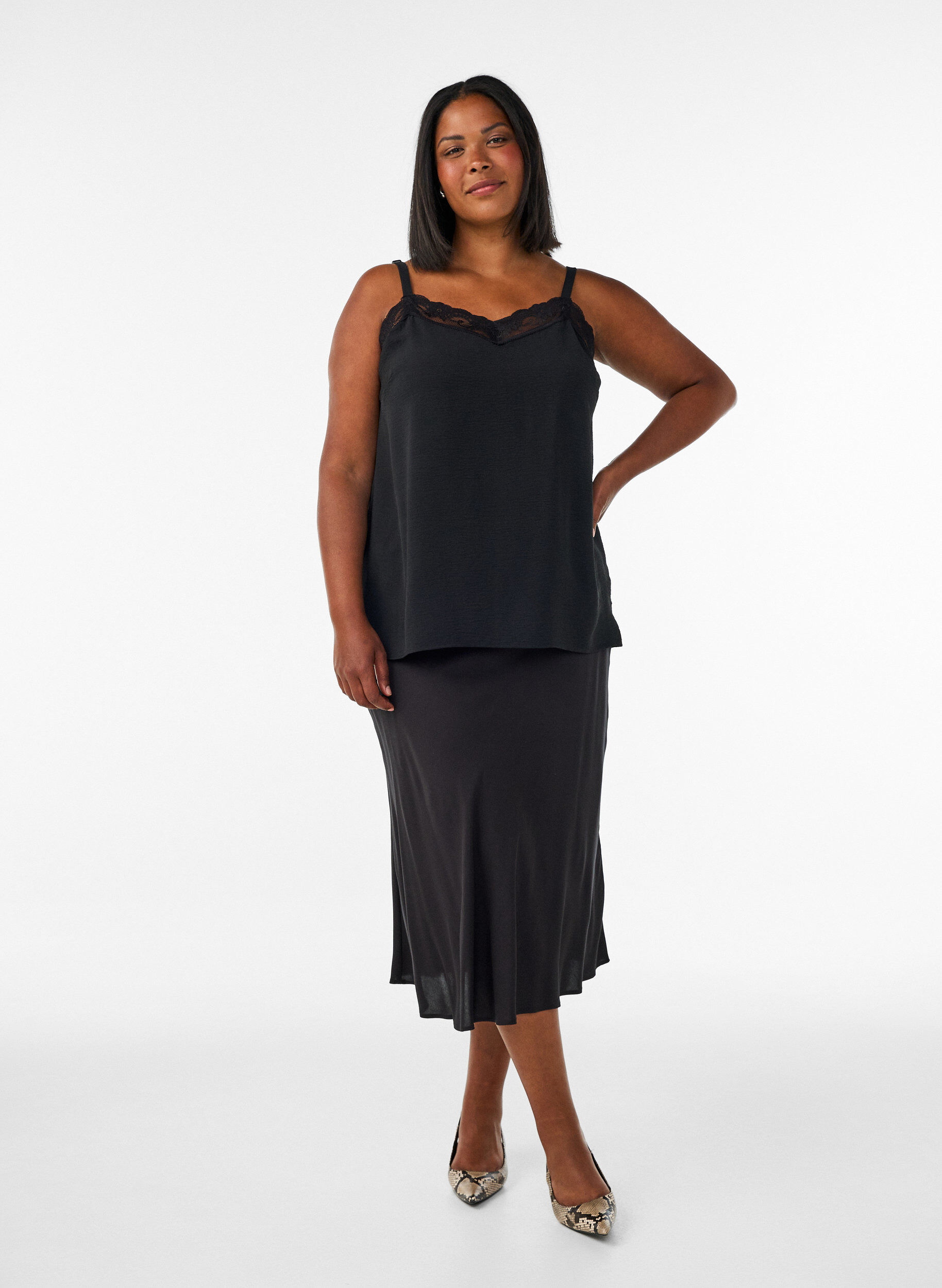 ZizziSp&oacute;dnica z wiskozy z elastyczna talia, Czarne, Model image number 1