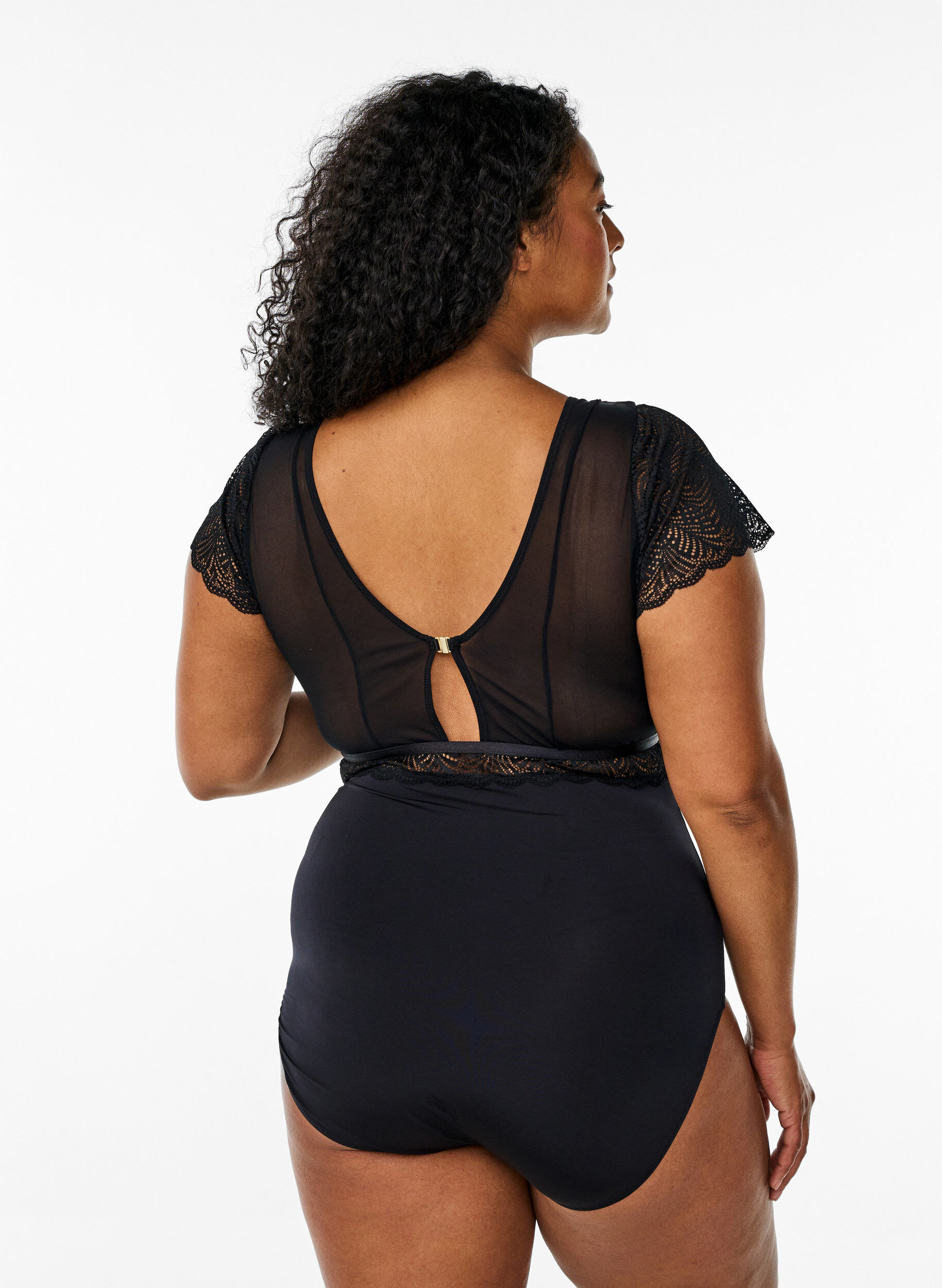 Zizzi Body z koronka i kr&oacute;tkim rekawem, Czarne, Model image number 1