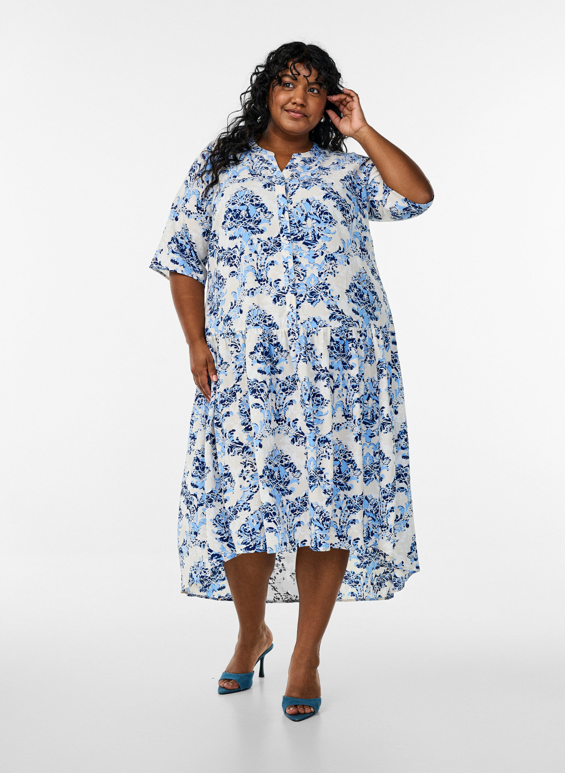 Zizzi Trapezowa sukienka midi z kr&oacute;tkim rekawem, Beżowy, Model image number 1