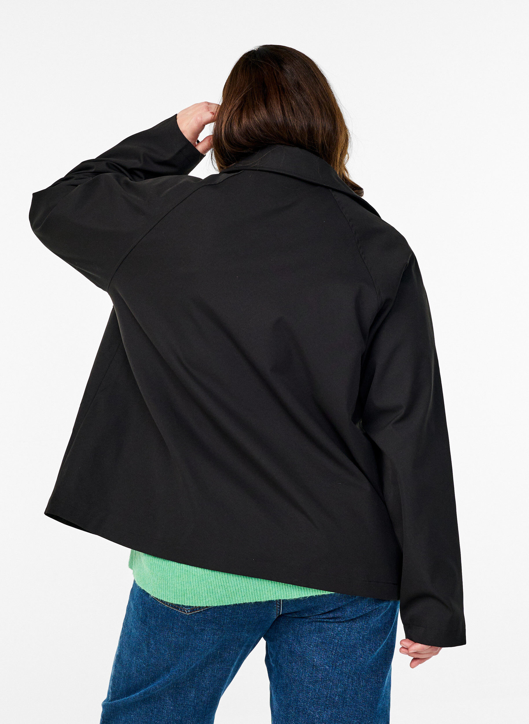 Zizzi Kr&oacute;tki trencz z kieszeniami, Czarne, Model image number 2