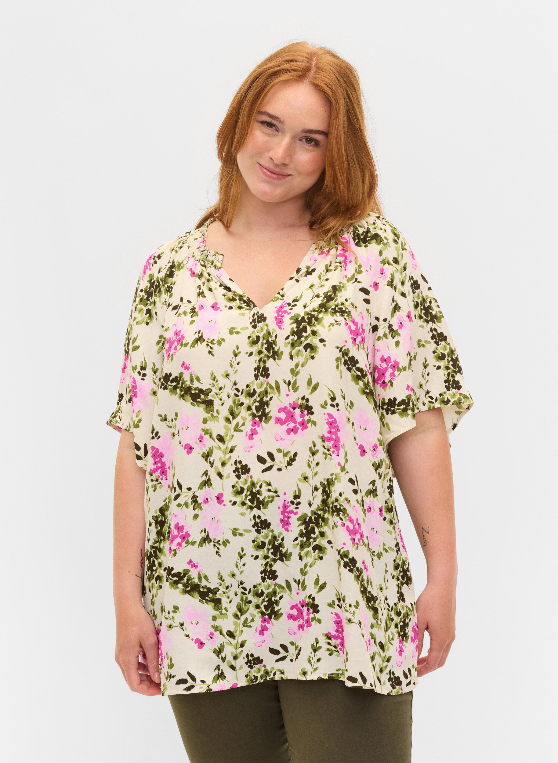 Zizzi Viscose blouse with short sleeves, Green Pink AOP, Model image number 0