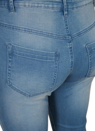 Amy capri jeans z wysokim stanem i bardzo dopasowanym krojem, Light blue denim, Packshot image number 3