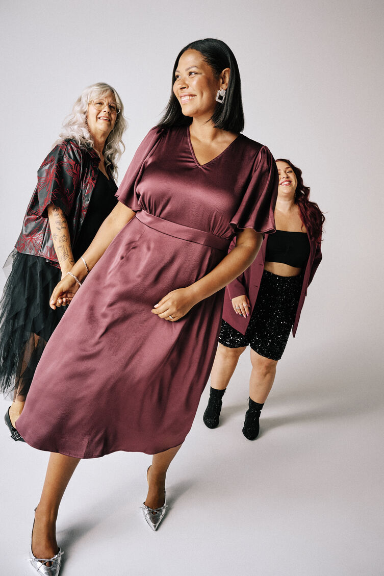 Ubrania z detalami, , Model