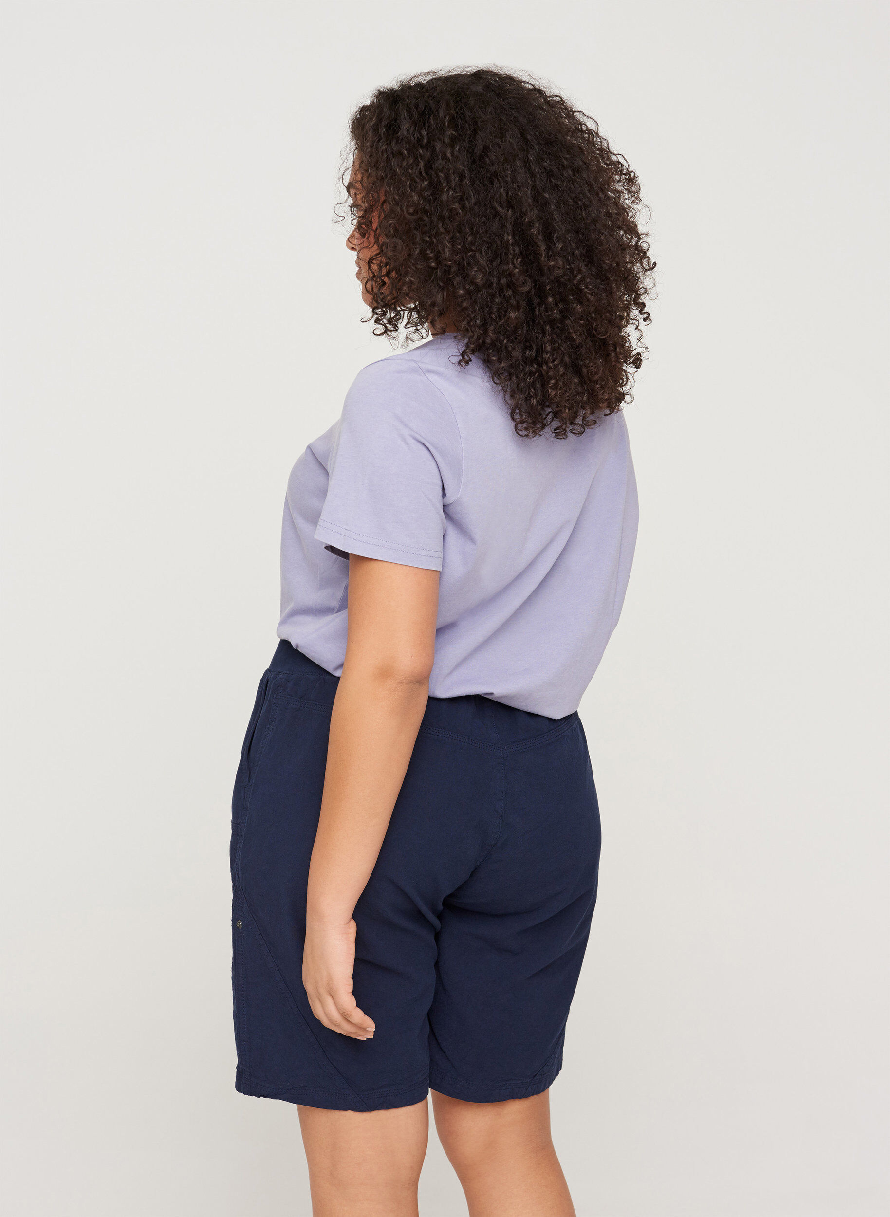 Zizzi Luzne bawelniane szorty z kieszeniami, Niebieskie, Model image number 2