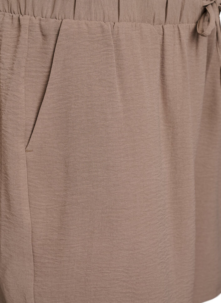 Szorty z kieszeniami i elastycznym paskiem, Brązowy, Packshot image number 2