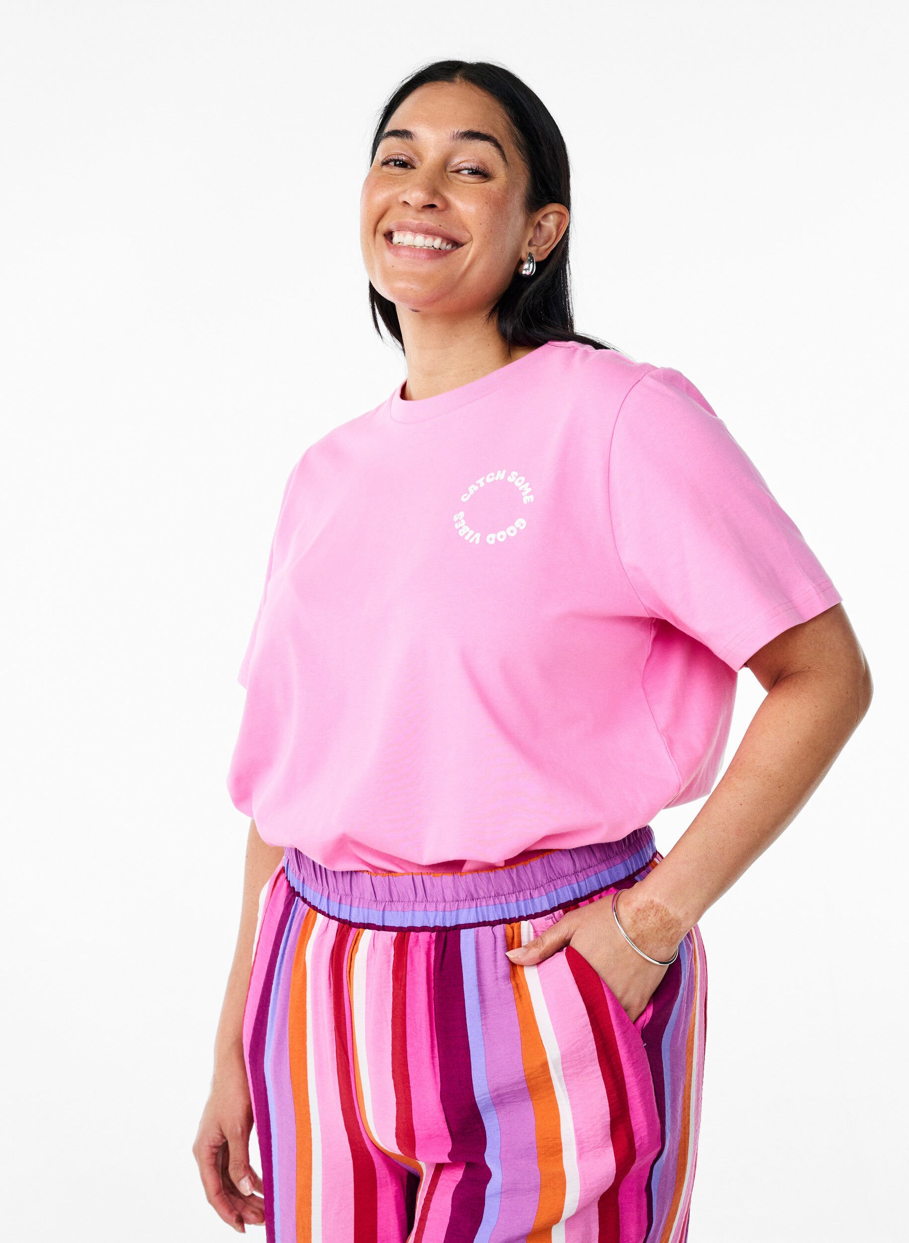 Zizzi  Koszulka z motywem tekstowym z bawelny organicznej, R&oacute;żowy, Model image number 2