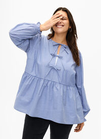Bawelniana bluzka w paski z wiazaniem, Baja Blue Stripe, Model