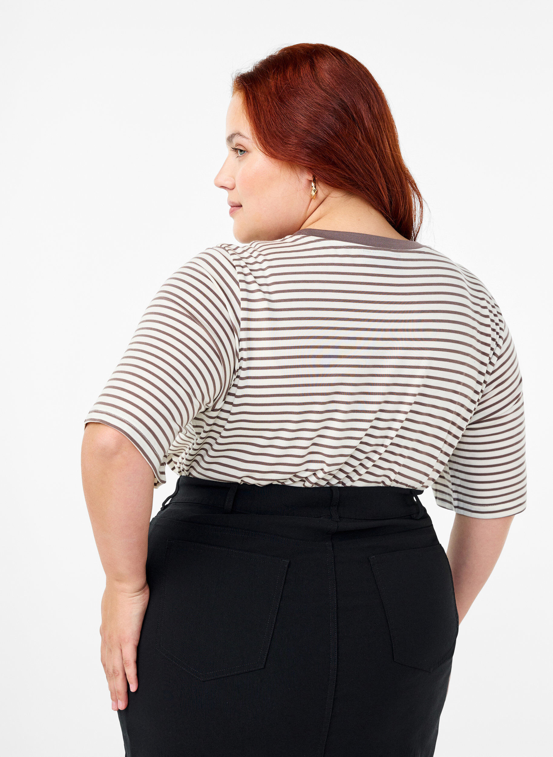 Zizzi T-shirt w paski z lyocellu z okraglym dekoltem, Brązowy, Model image number 2