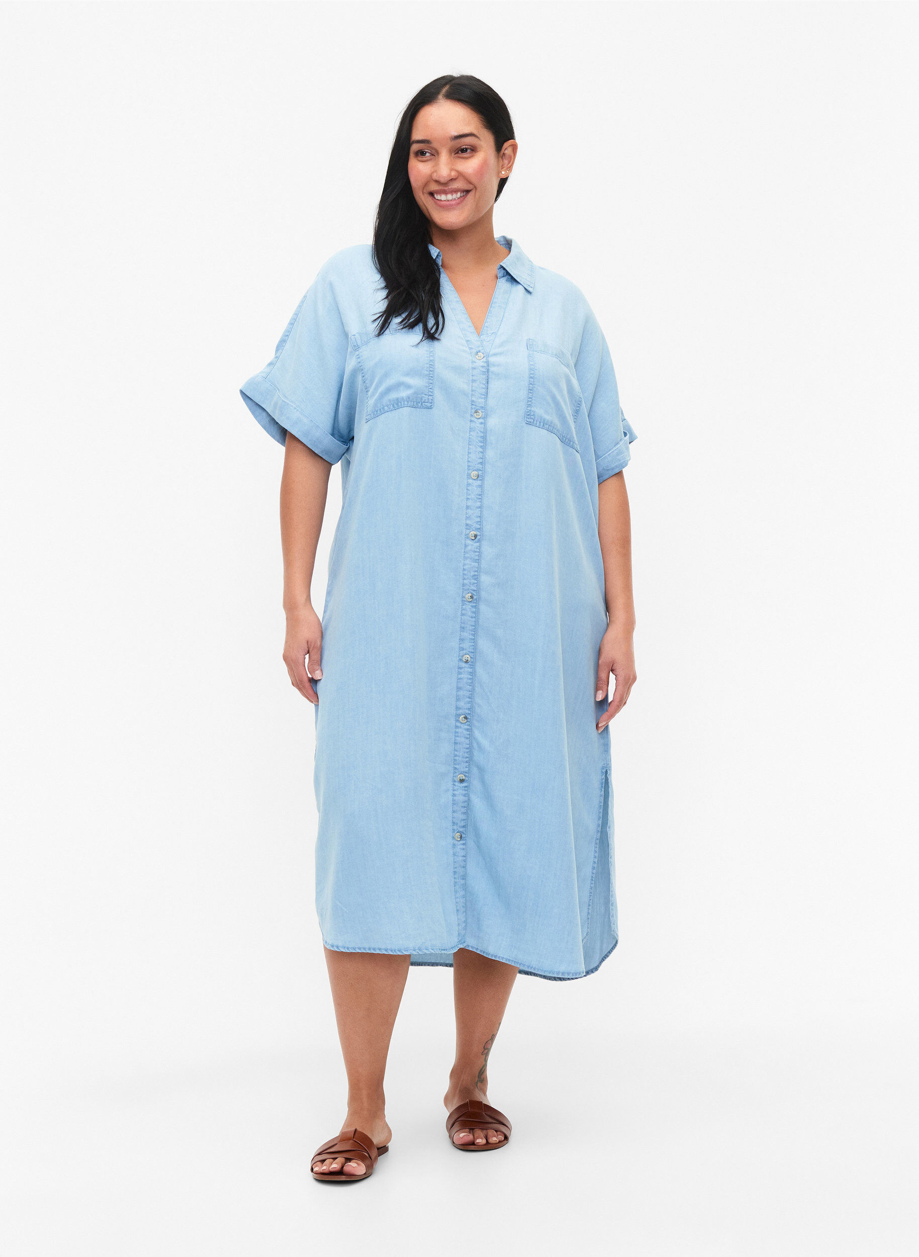 Zizzi Sukienka koszulowa z kr&oacute;tkim rekawem, wykonana z lyocellu (TENCEL&trade;), Light blue denim, Model image number 0